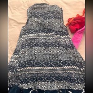 Sleeveless Collared Shirt🐚 2 for $15